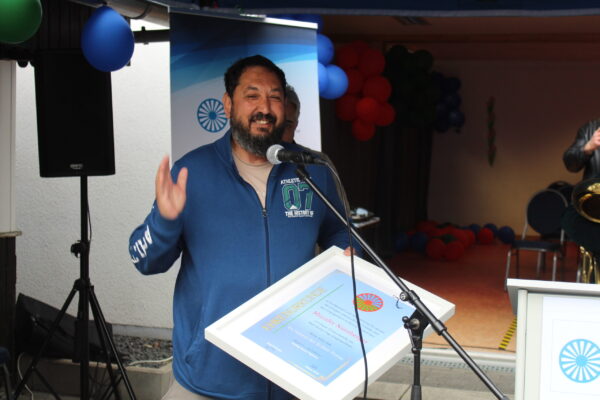 Auszeichnung für Mitarbeiter Muzafer Nunberger