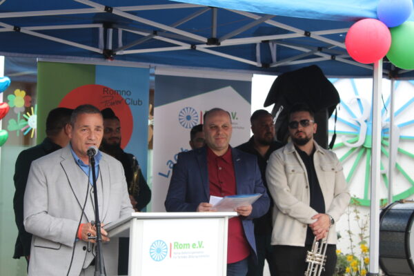 Alexander Diepold, Geschäftsführer der Hildegard Lagrenne Stiftung, bei seiner Rede