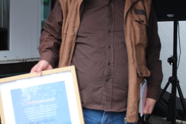 ... und erhält eine Auszeichnung für sein langjähriges Engagement